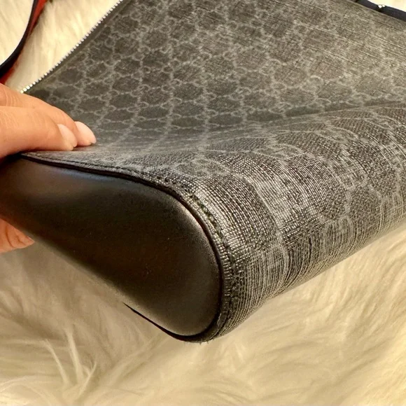 Gucci Gray and Black Messenger Bag - Picture 3 of 16